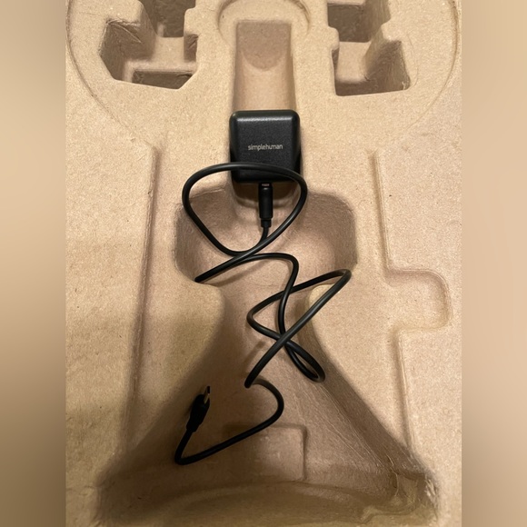 Simplehuman Sensor Mirror 5X Magnification with charging cord. - Picture 7 of 7